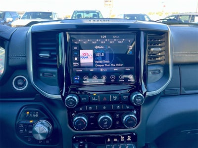 2020 RAM 1500 Laramie Crew Cab 4x4 5'7" Box