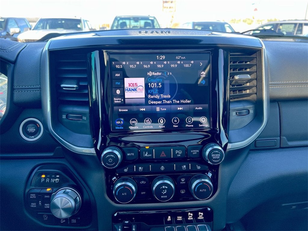 2020 RAM 1500 Laramie Crew Cab 4x4 5'7" Box