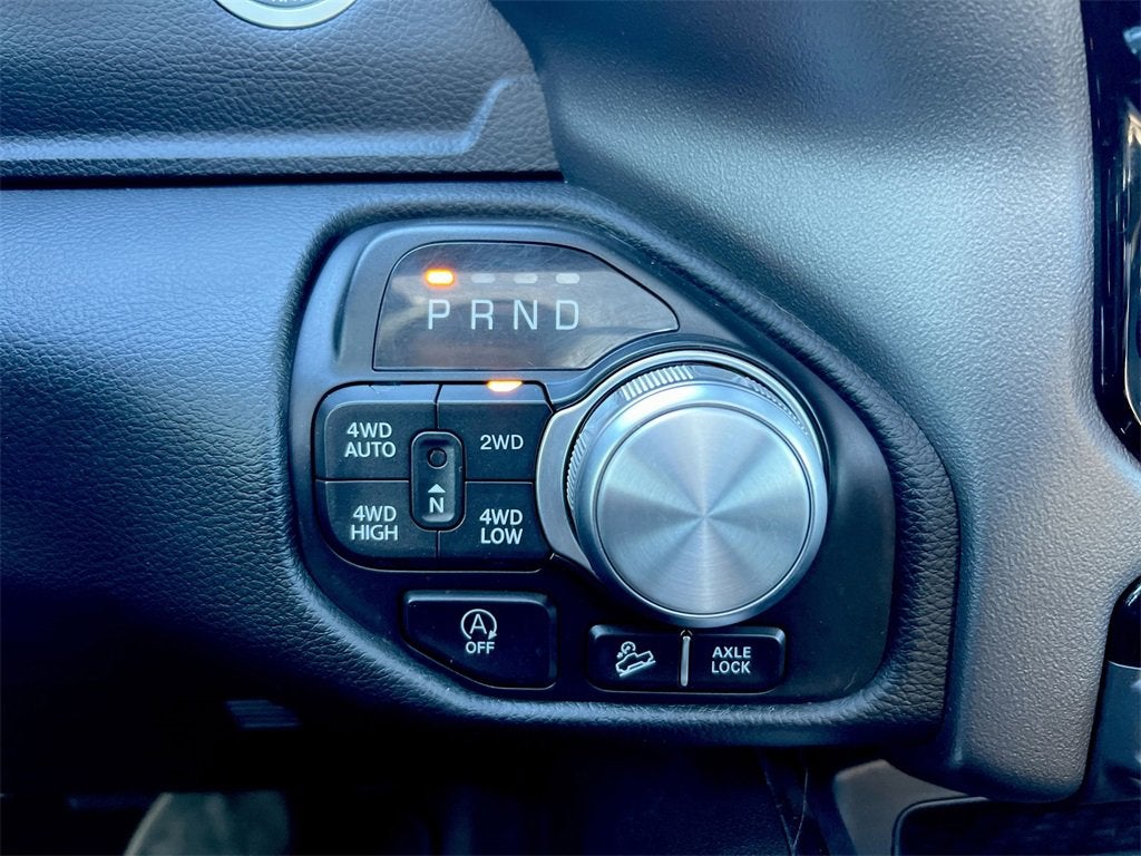 2020 RAM 1500 Laramie Crew Cab 4x4 5'7" Box