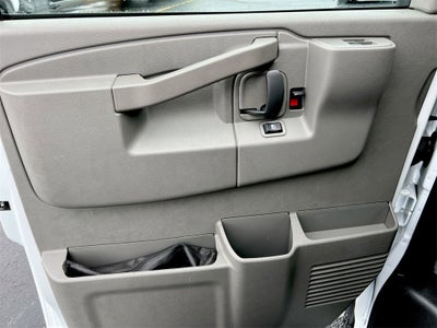 2025 Chevrolet Express Cutaway 3500 1WT