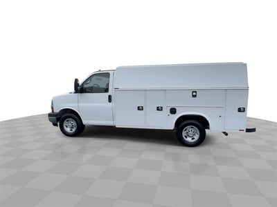2025 Chevrolet Express Cutaway 3500 1WT