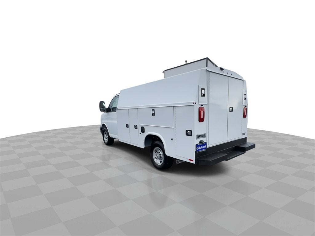 2025 Chevrolet Express Cutaway 3500 1WT