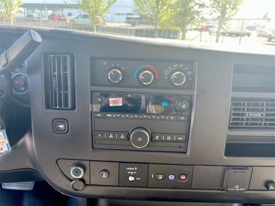 2025 Chevrolet Express Cutaway 3500 1WT