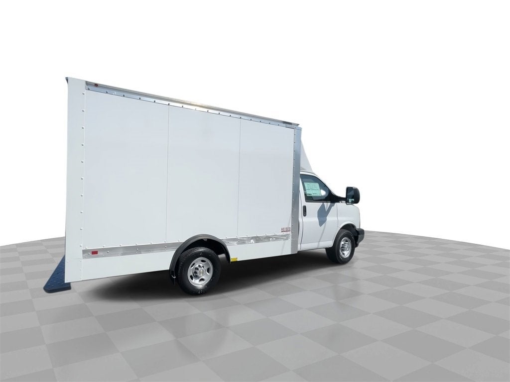 2025 Chevrolet Express Cutaway 3500 1WT