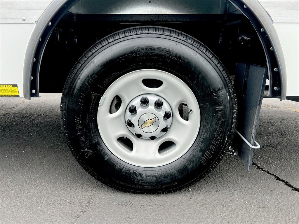 2025 Chevrolet Express Cutaway 3500 1WT