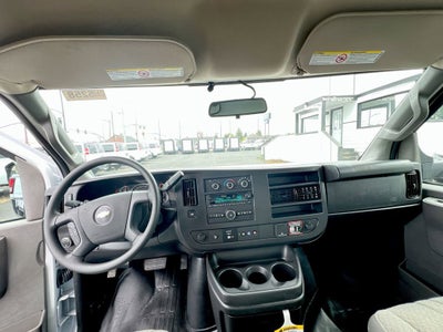 2025 Chevrolet Express Cutaway 3500 1WT