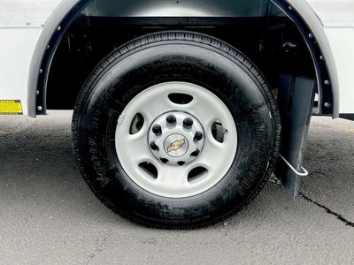 2025 Chevrolet Express Cutaway 3500 1WT