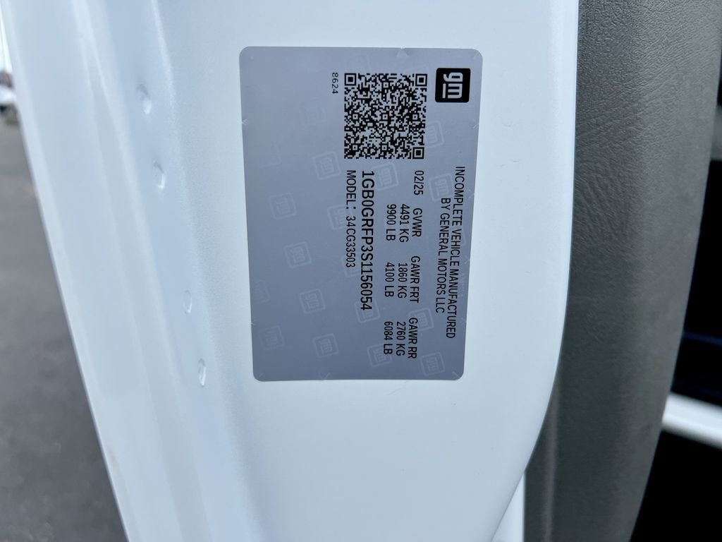 2025 Chevrolet Express Cutaway 3500 1WT