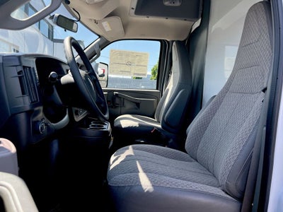 2025 Chevrolet Express Cutaway 3500 1WT