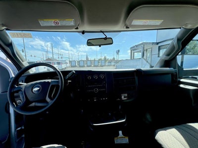 2025 Chevrolet Express Cutaway 3500 1WT