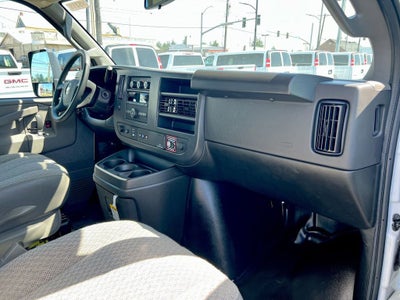 2025 Chevrolet Express Cutaway 3500 1WT