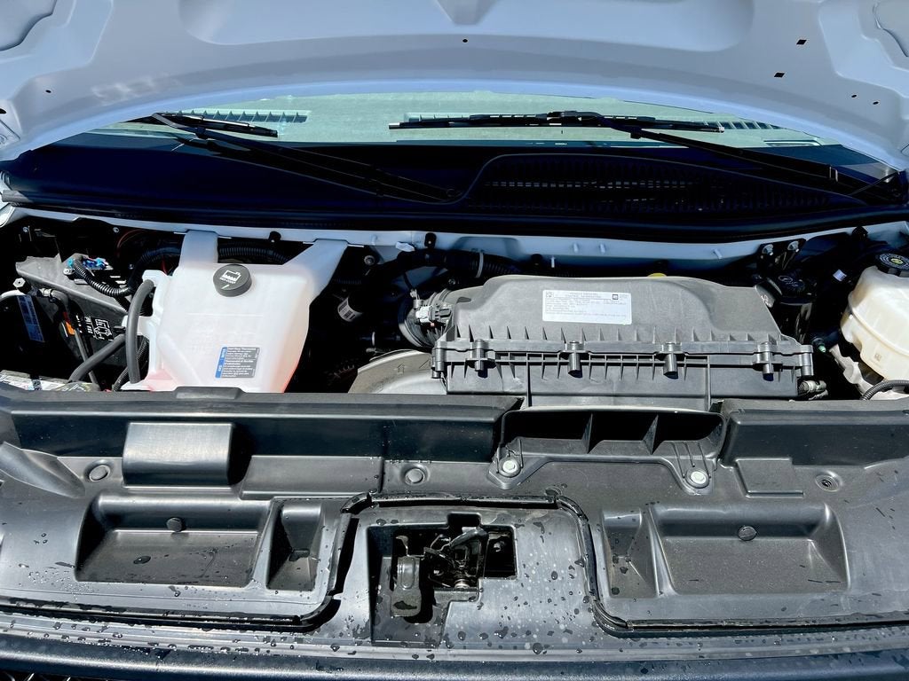 2025 Chevrolet Express Cutaway 3500 1WT