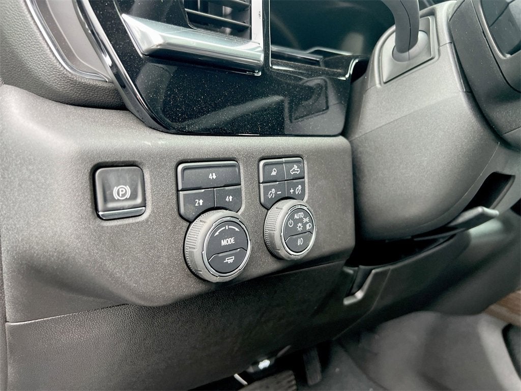 2025 Chevrolet Silverado 3500 HD LT