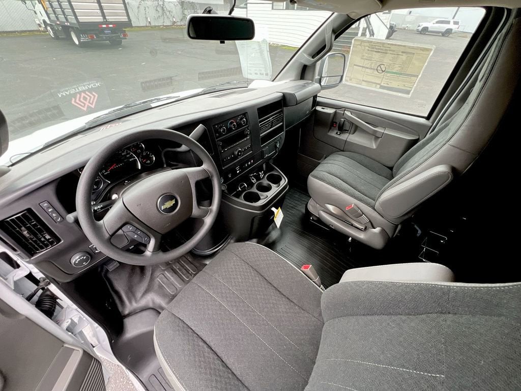 2025 Chevrolet Express Cargo WT