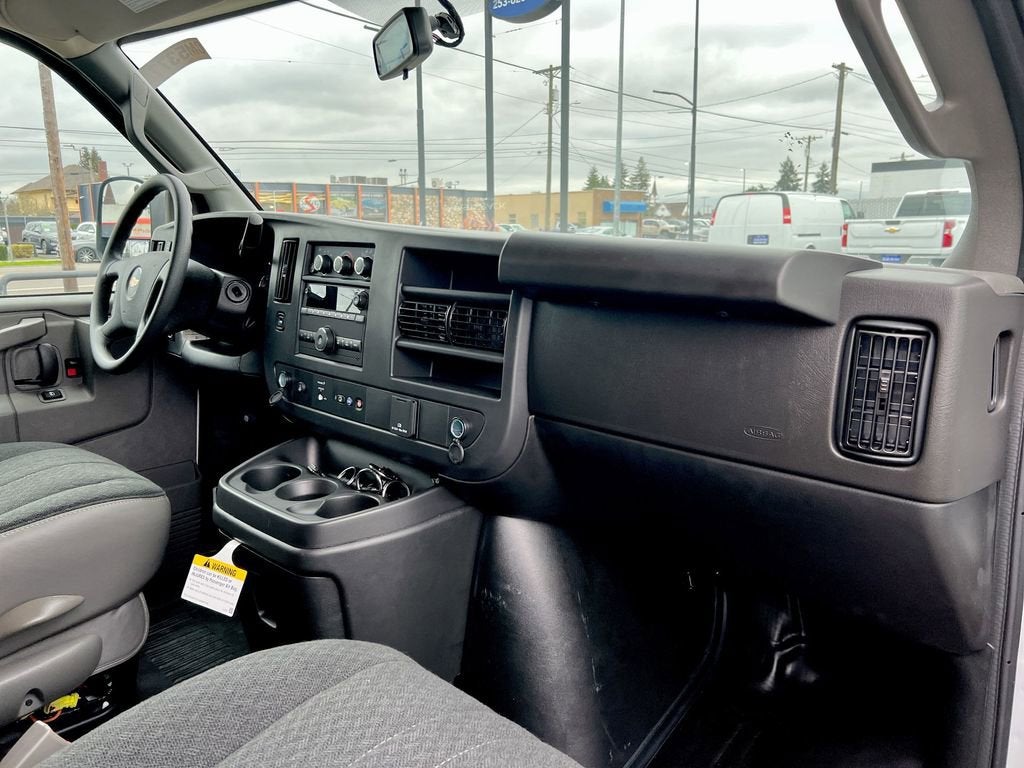 2025 Chevrolet Express Cargo WT