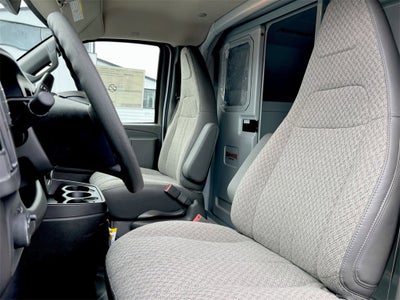 2025 GMC Savana Cutaway 3500 1WT