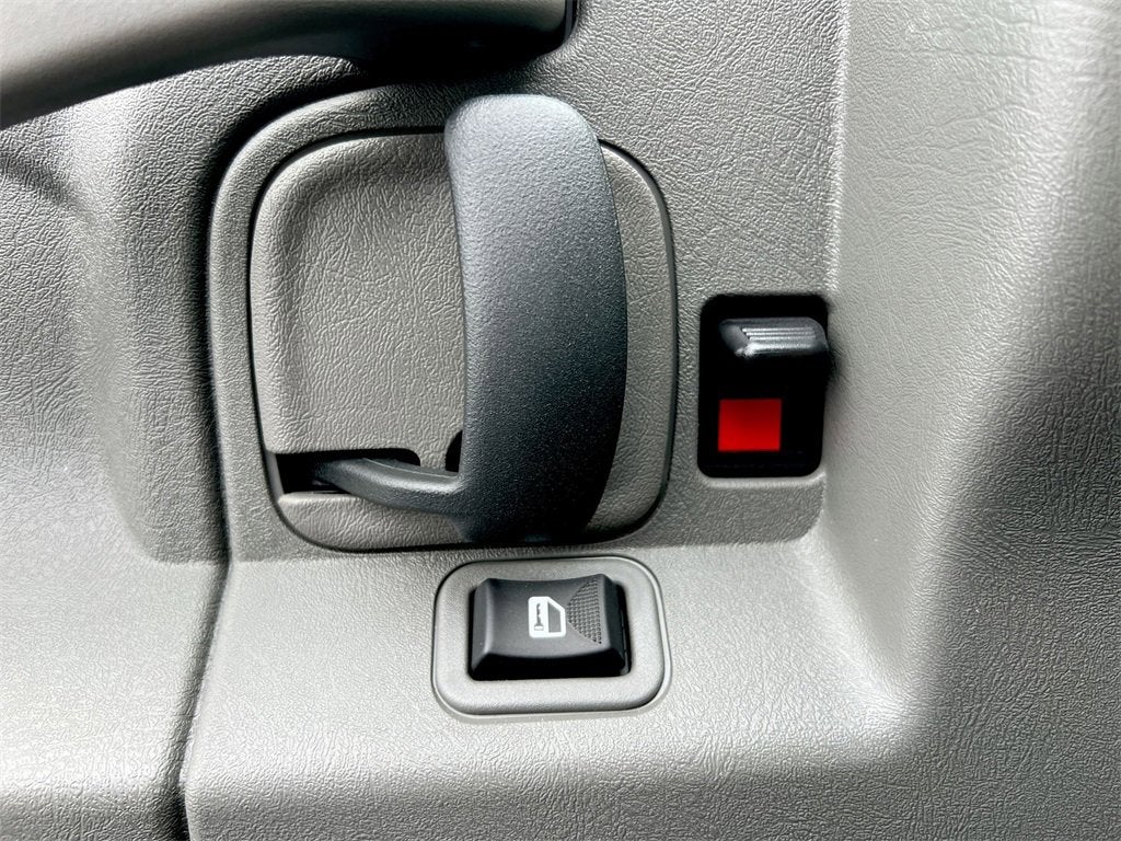 2025 GMC Savana Cutaway 3500 1WT