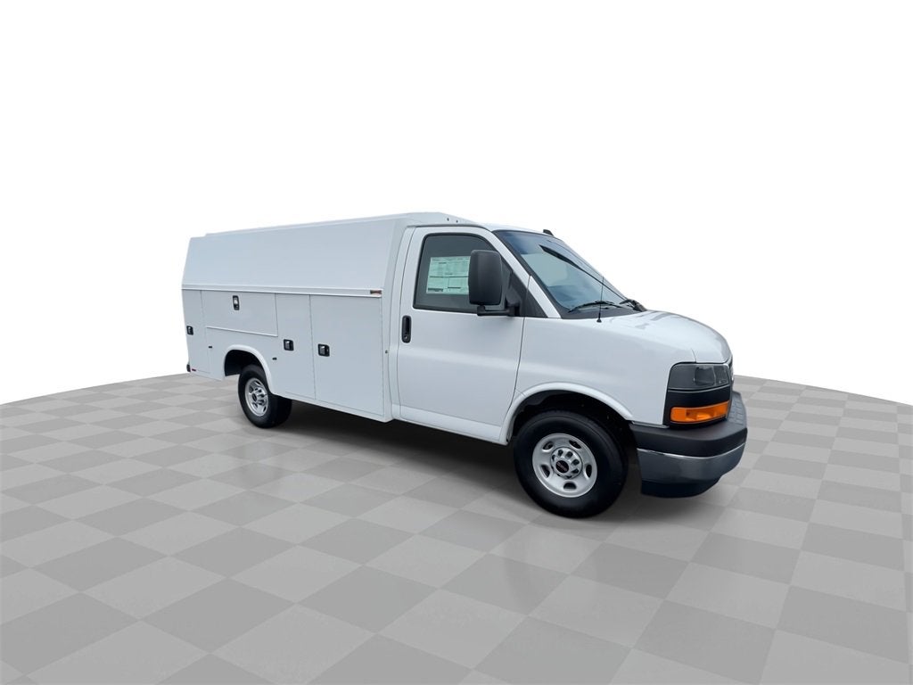 2025 GMC Savana Cutaway 3500 1WT