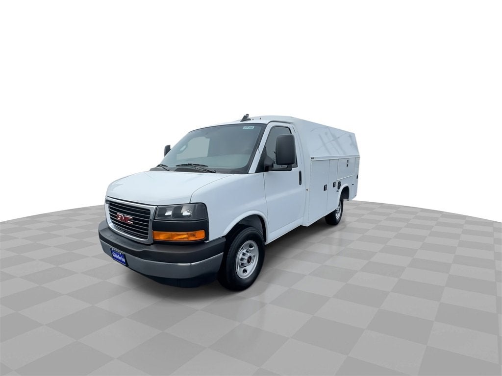 2025 GMC Savana Cutaway 3500 1WT