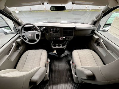 2025 GMC Savana Cutaway 3500 1WT