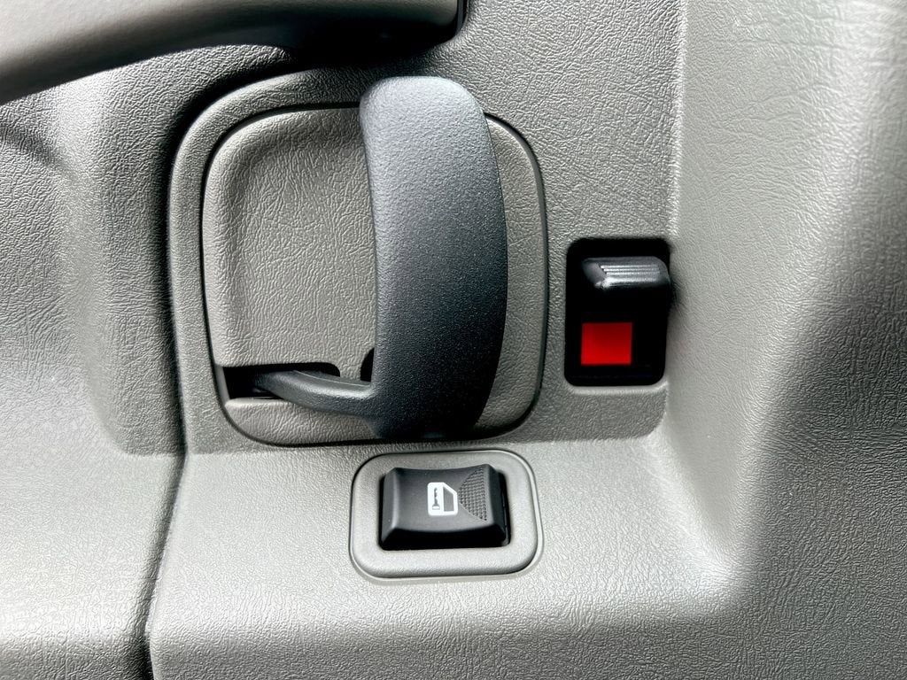 2025 GMC Savana Cutaway 3500 1WT