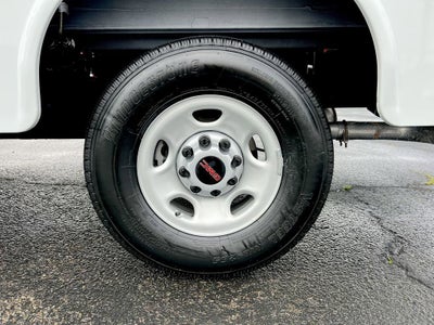 2025 GMC Savana Cutaway 3500 1WT