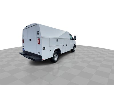 2025 GMC Savana Cutaway 3500 1WT