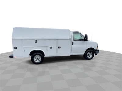 2025 GMC Savana Cutaway 3500 1WT