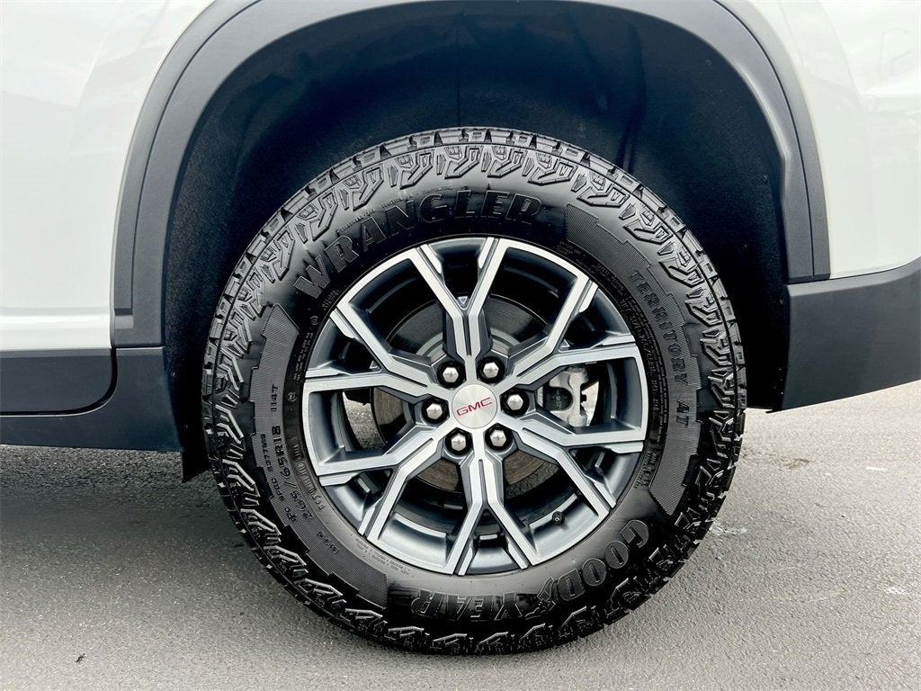 2025 GMC Acadia AT4