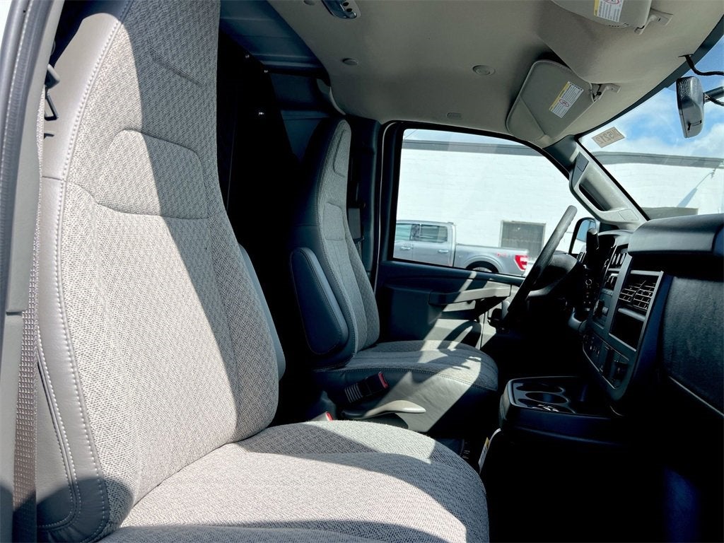 2025 GMC Savana Cargo 2500 Work Van