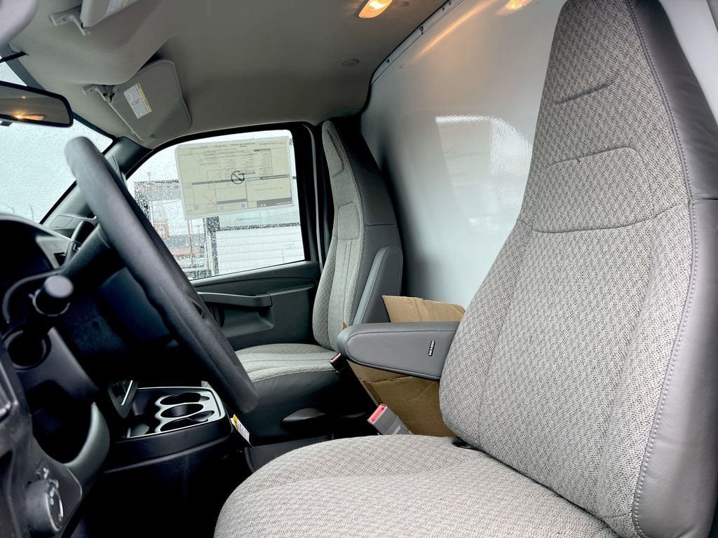 2026 Chevrolet Express Cutaway 3500 1WT