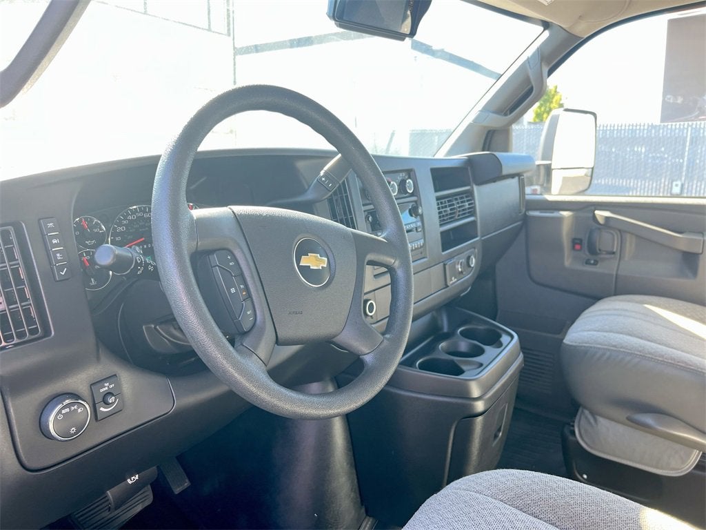 2017 Chevrolet Express Cutaway 3500 Work Van