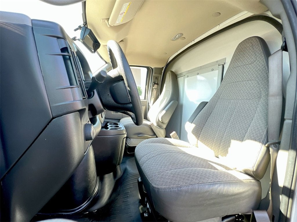 2017 Chevrolet Express Cutaway 3500 Work Van