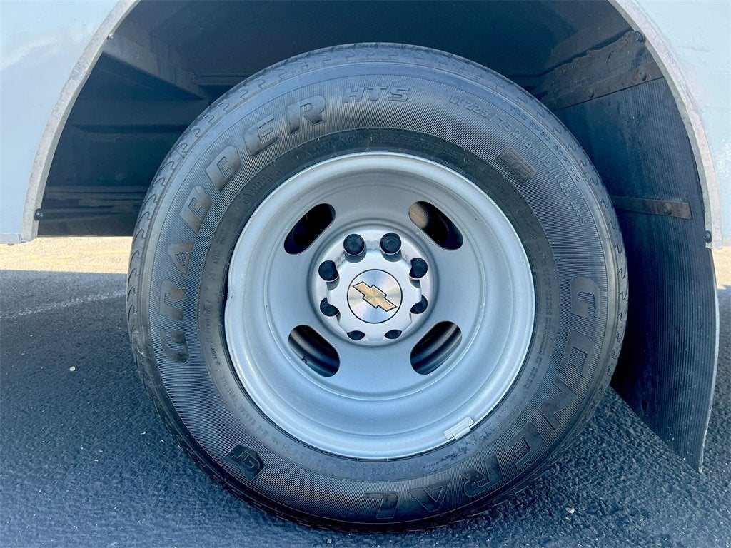 2017 Chevrolet Express Cutaway 3500 Work Van