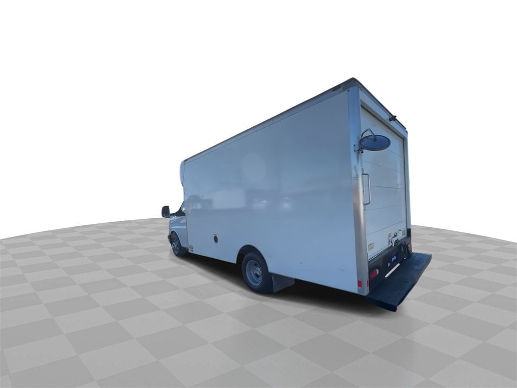 2017 Chevrolet Express Cutaway 3500 Work Van