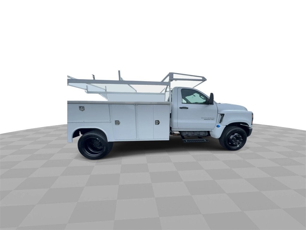 2023 Chevrolet Silverado 6500 HD Work Truck