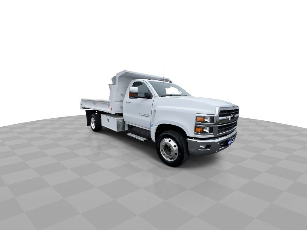 2022 Chevrolet Silverado 6500 HD Work Truck
