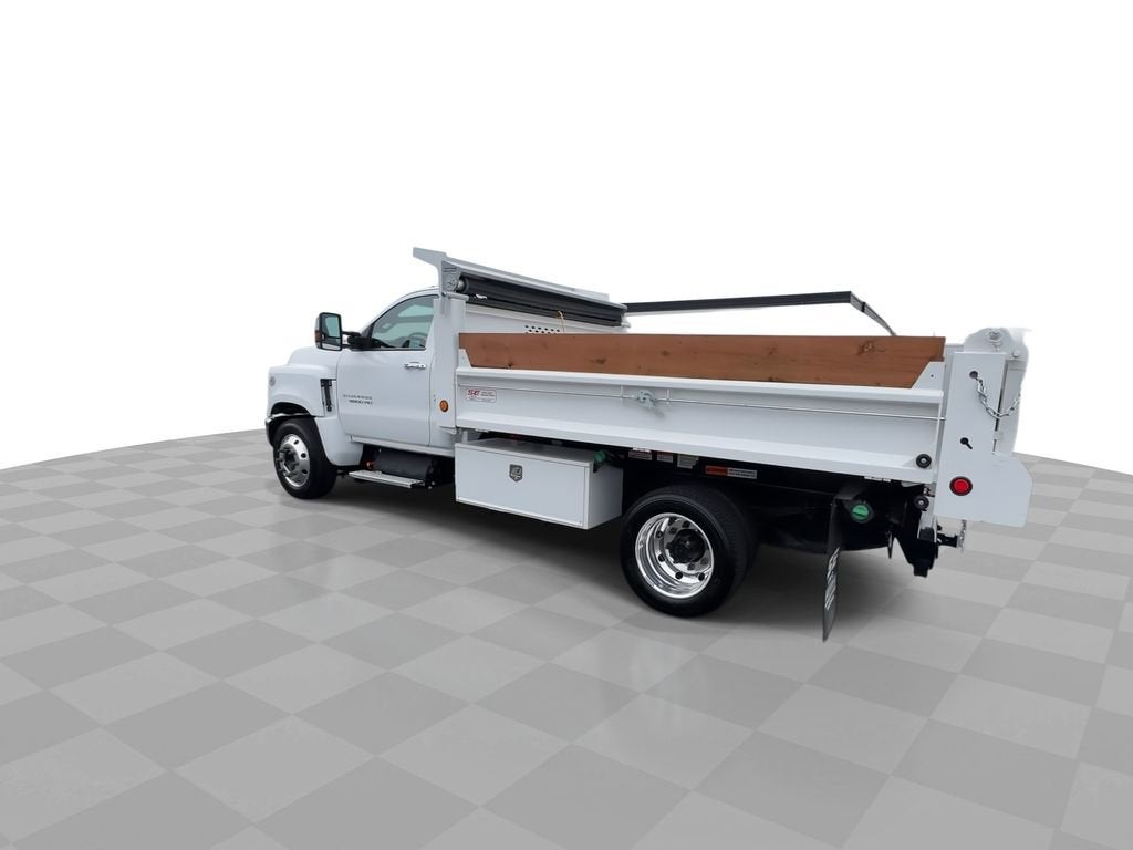 2022 Chevrolet Silverado 6500 HD Work Truck
