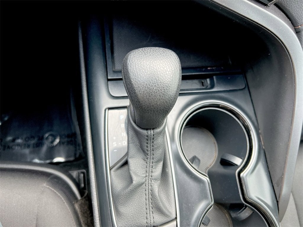 2020 Toyota Camry LE Hybrid