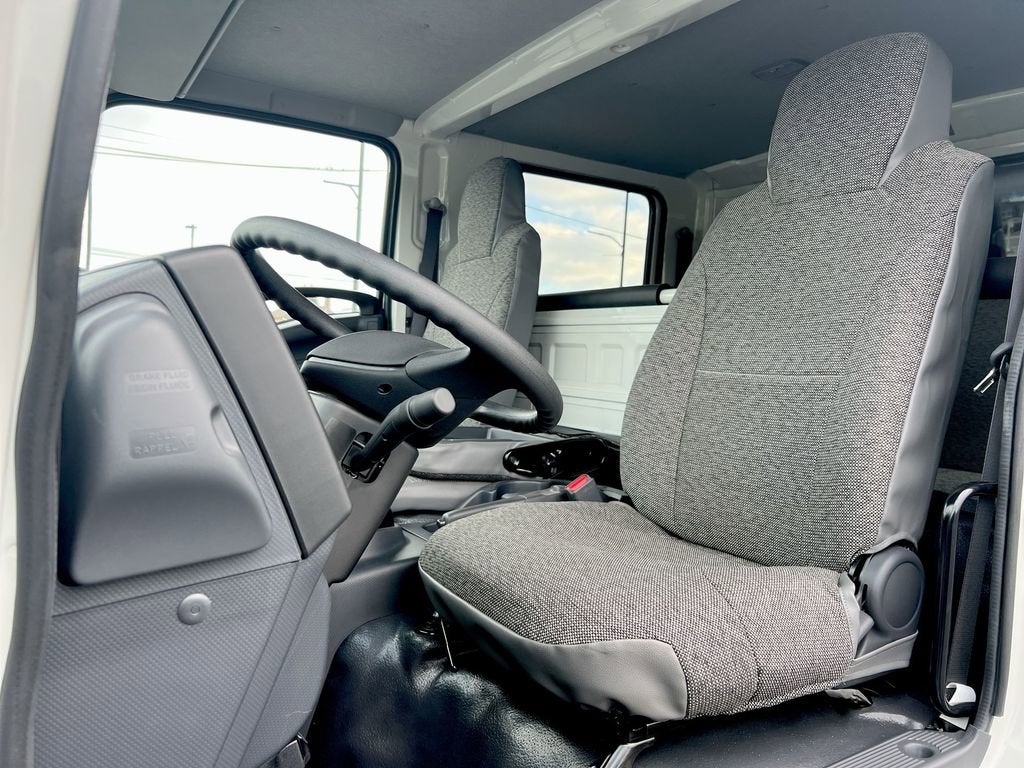 2025 Chevrolet Low Cab Forward 4500 HG NA