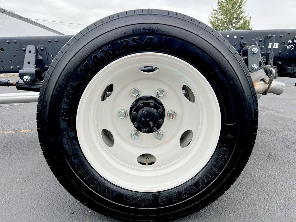 2025 Chevrolet Low Cab Forward 4500 HG NA