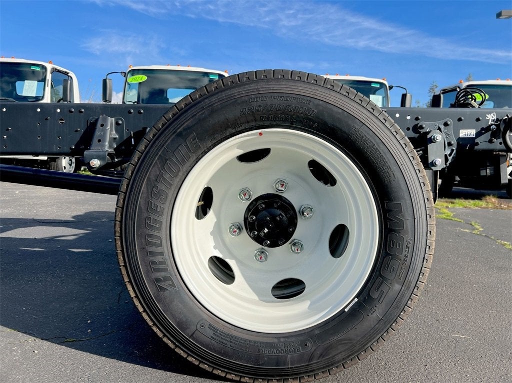 2024 Chevrolet Low Cab Forward 5500 HD NA