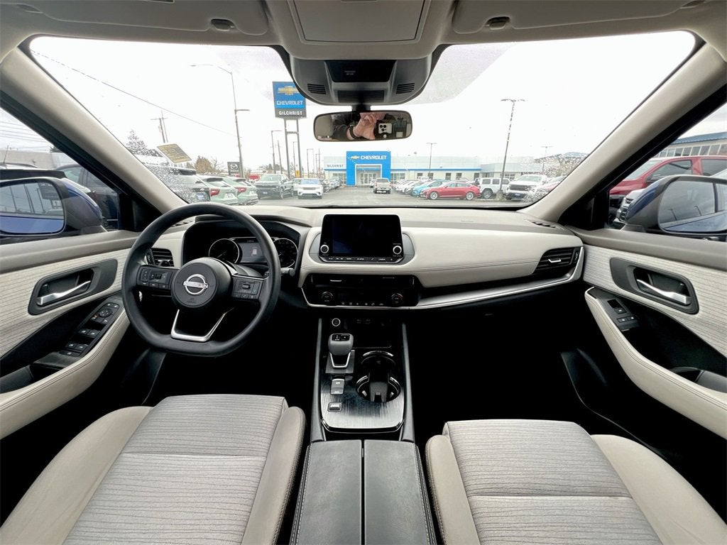 2023 Nissan Rogue SV FWD