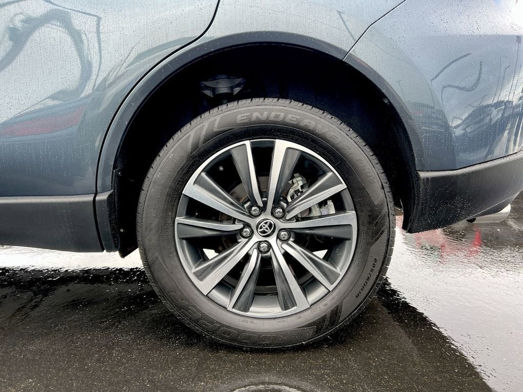 2024 Toyota Venza LE