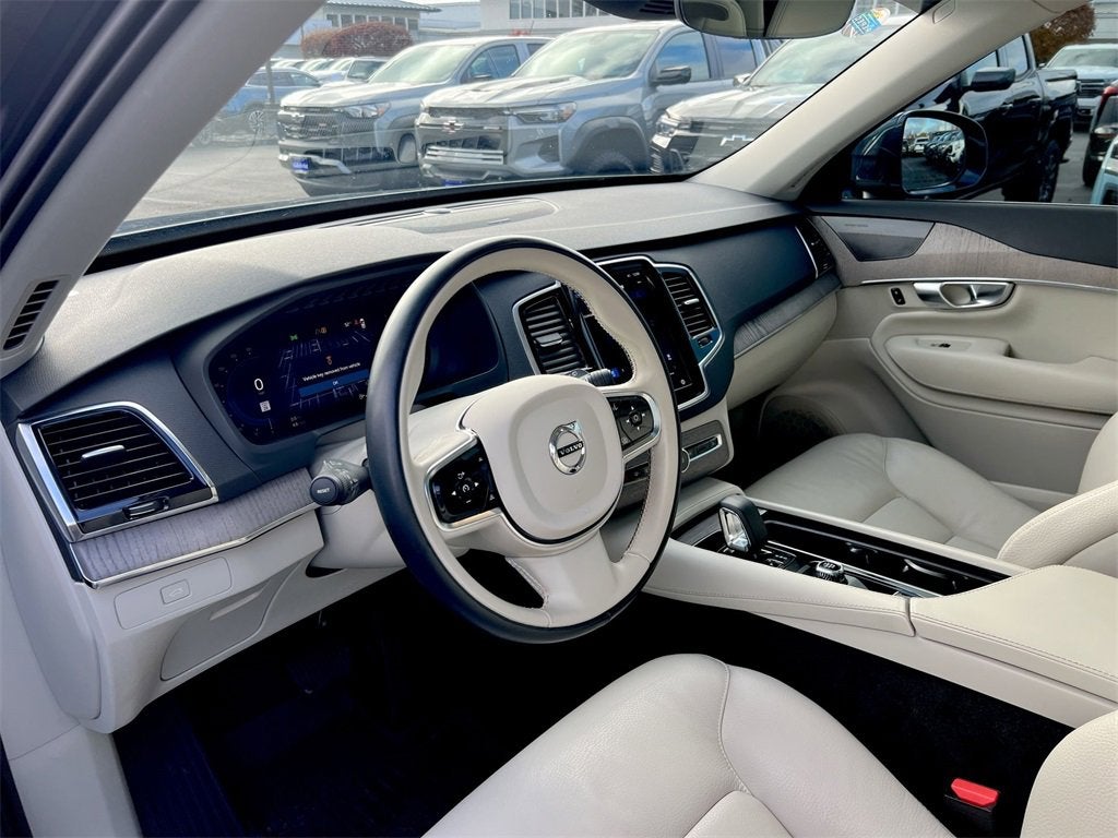 2024 Volvo XC90 B6 Plus Bright Theme 6-Seater