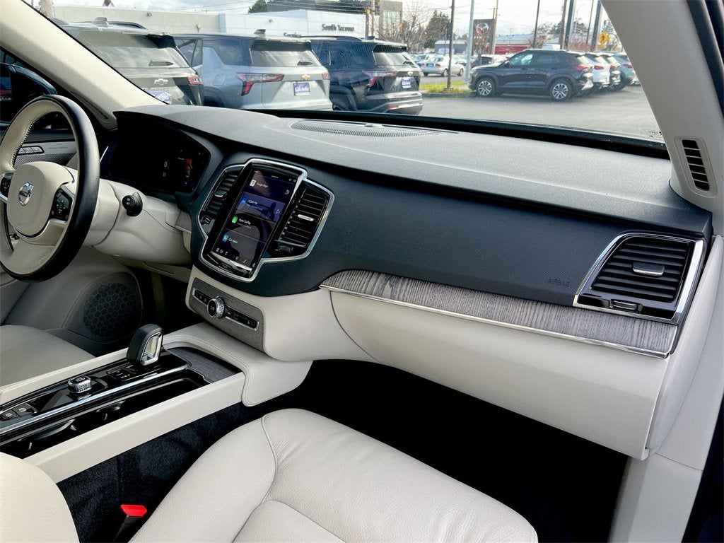 2024 Volvo XC90 B6 Plus Bright Theme 6-Seater