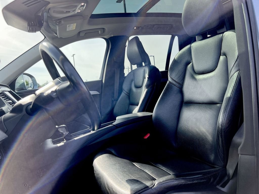 2016 Volvo XC90 T5 Momentum