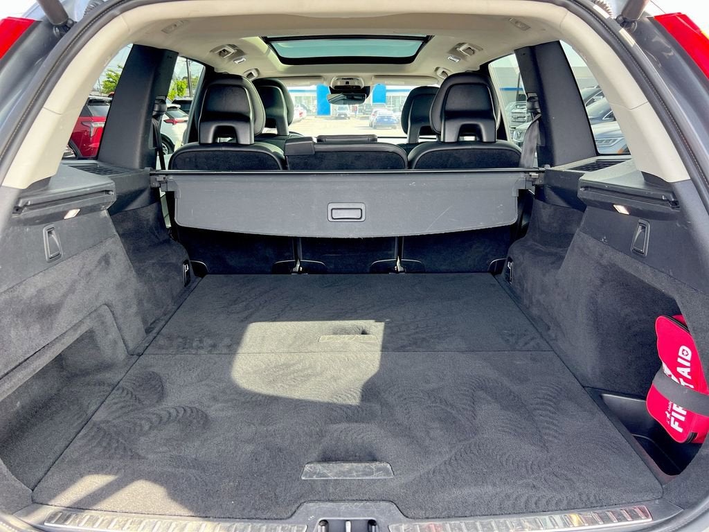 2016 Volvo XC90 T5 Momentum