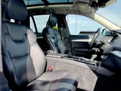 2016 Volvo XC90 T5 Momentum