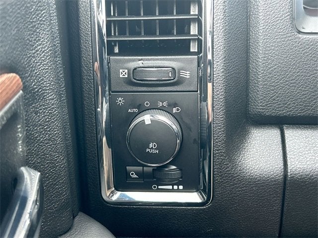 2017 RAM 1500 Laramie Quad Cab 4x4 6'4" Box